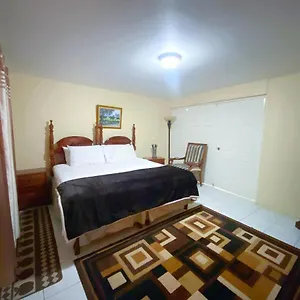 Russell Heights Vacation Holiday home Kingston